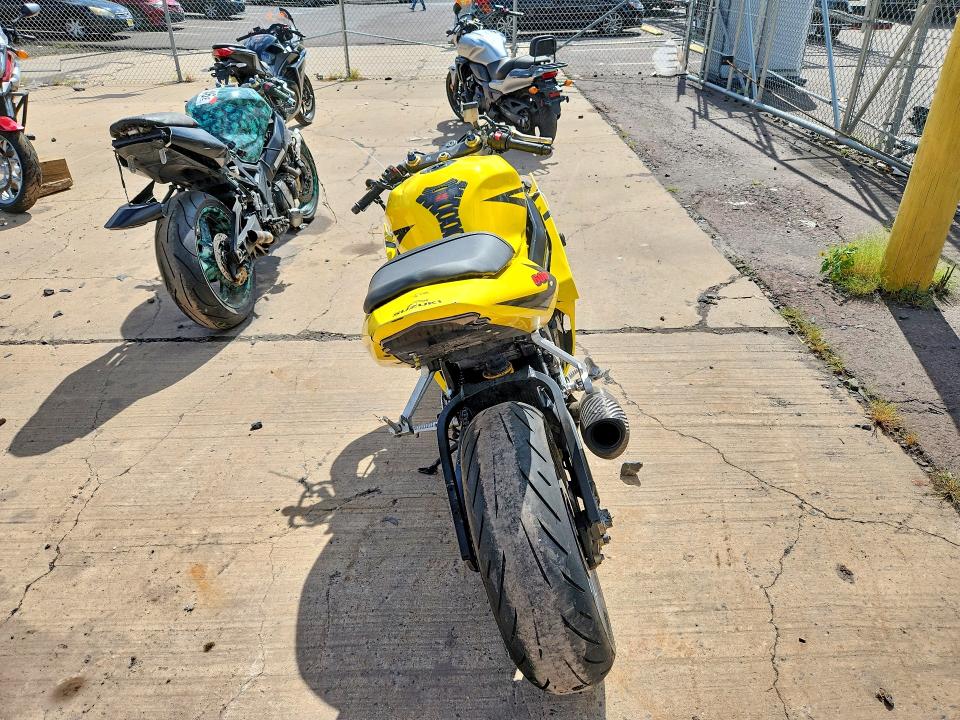 2005 Suzuki Gsx-r600 მანქანა იყიდება აუქციონზე, vin: JS1GN7CA252105867, აუქციონის ნომერი: 66406006