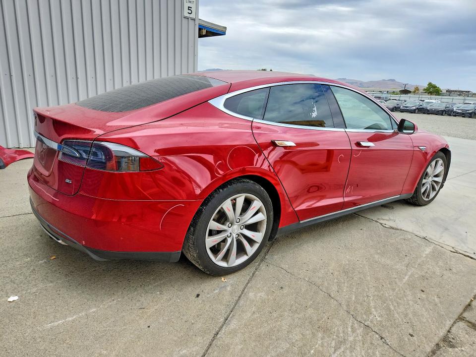 Продажа на аукционе авто 2014 Tesla Model S, vin: 5YJSA1H17EFP52263, номер лота: 64765146