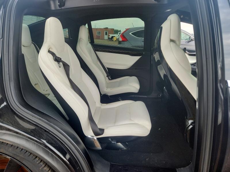 63558986 :رقم المزاد ، 5YJXCBE41GF005720 vin ، 2016 Tesla Model X مزاد بيع