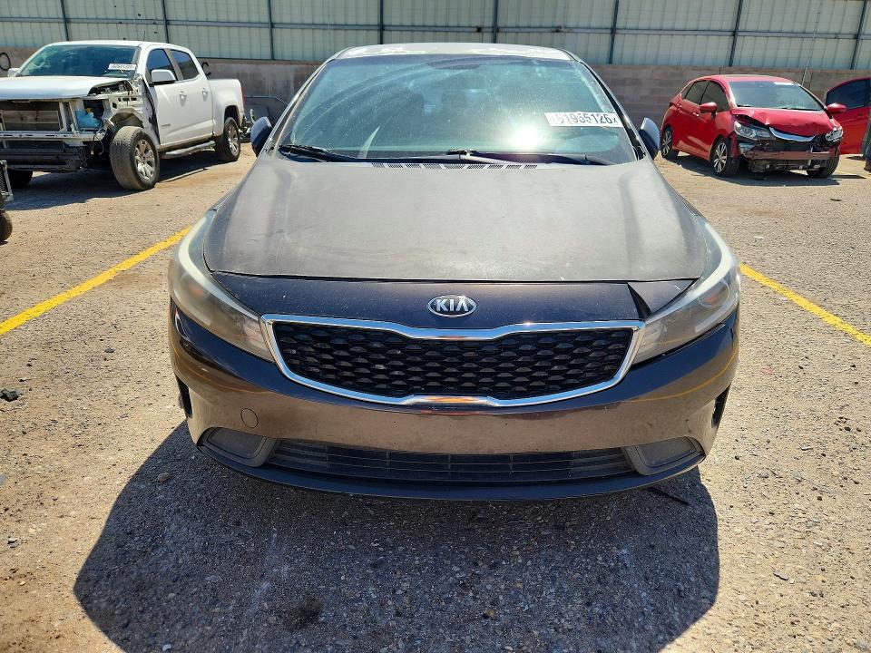 2017 Kia Forte მანქანა იყიდება აუქციონზე, vin: 3KPFK4A75HE033764, აუქციონის ნომერი: 61955126