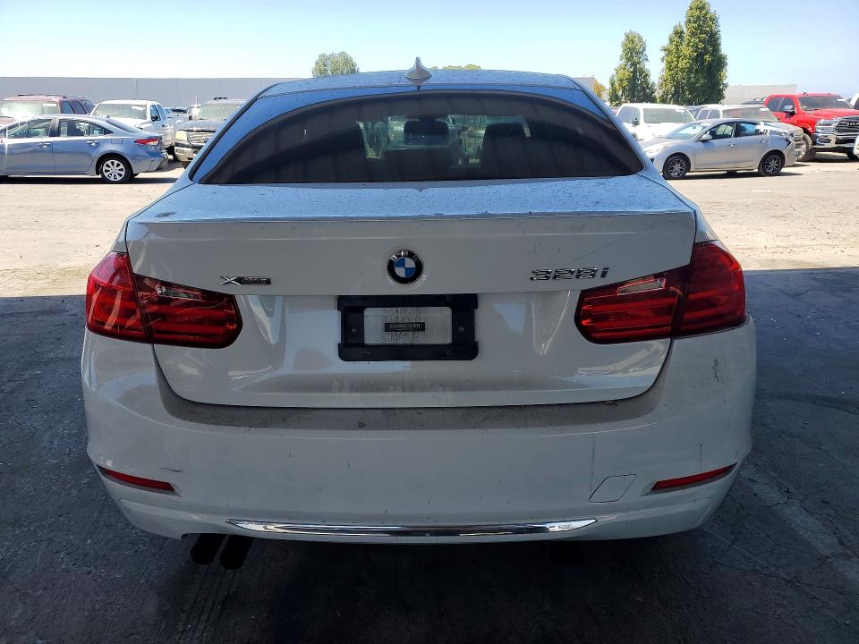 2013 Bmw 328 მანქანა იყიდება აუქციონზე, vin: WBA3B3C51DF541543, აუქციონის ნომერი: 62085116