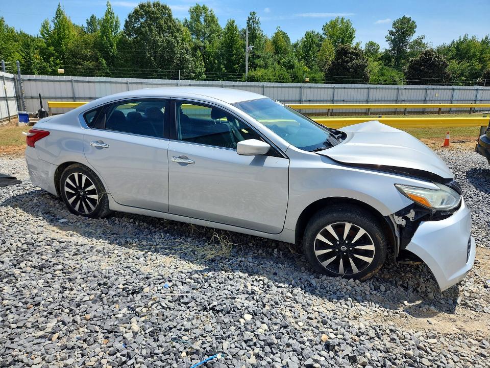Продаж на аукціоні авто 2018 Nissan Altima, vin: 1N4AL3AP3JC181478, номер лоту: 65643966