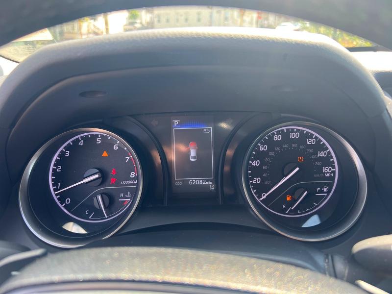 65359296 :رقم المزاد ، 4T1G11AKXMU589392 vin ، 2021 Toyota Camry مزاد بيع
