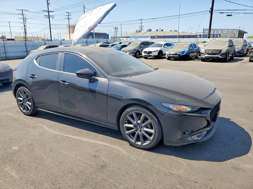 64484956 :رقم المزاد ، JM1BPAKL7M1336889 vin ، 2021 Mazda 3 مزاد بيع