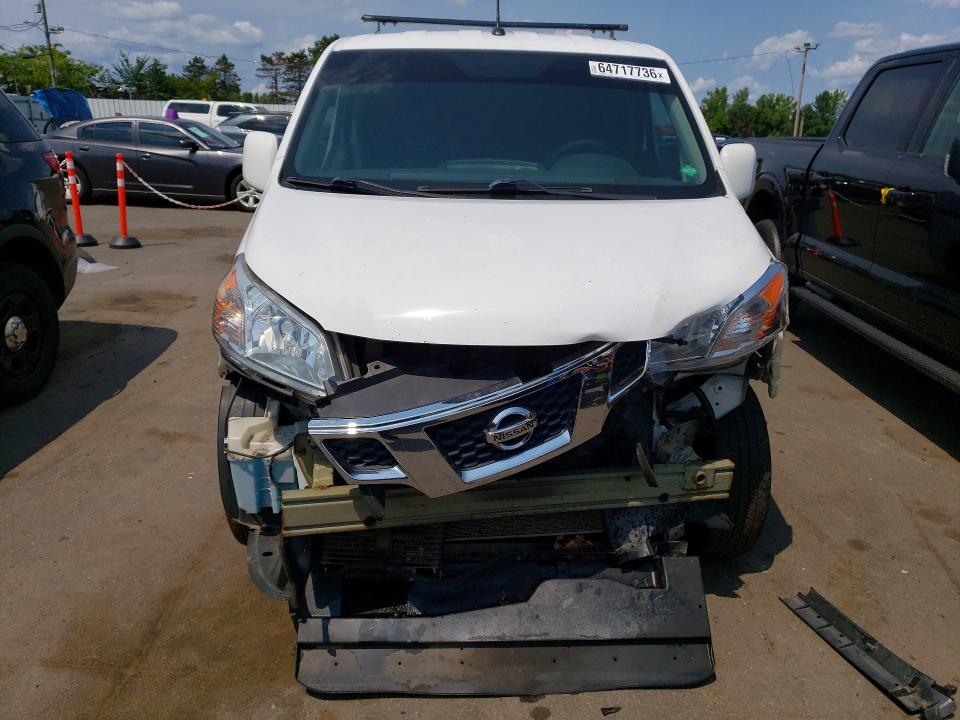 64717736 :رقم المزاد ، 3N6CM0KN3FK705092 vin ، 2015 Nissan Nv200 مزاد بيع