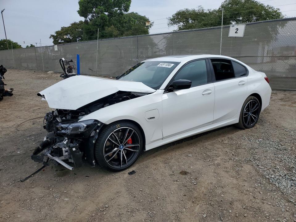 64911096 :رقم المزاد ، 3MW39FF04P8D57207 vin ، 2023 Bmw 330e مزاد بيع