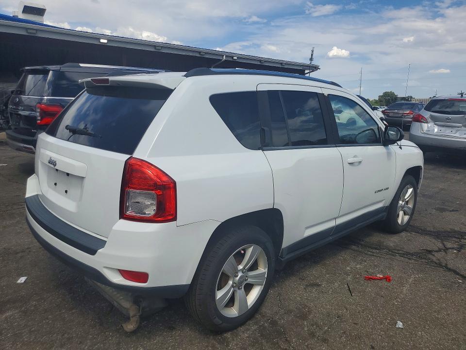 67170066 :رقم المزاد ، 1J4NT1FB9BD236373 vin ، 2011 Jeep Compass مزاد بيع