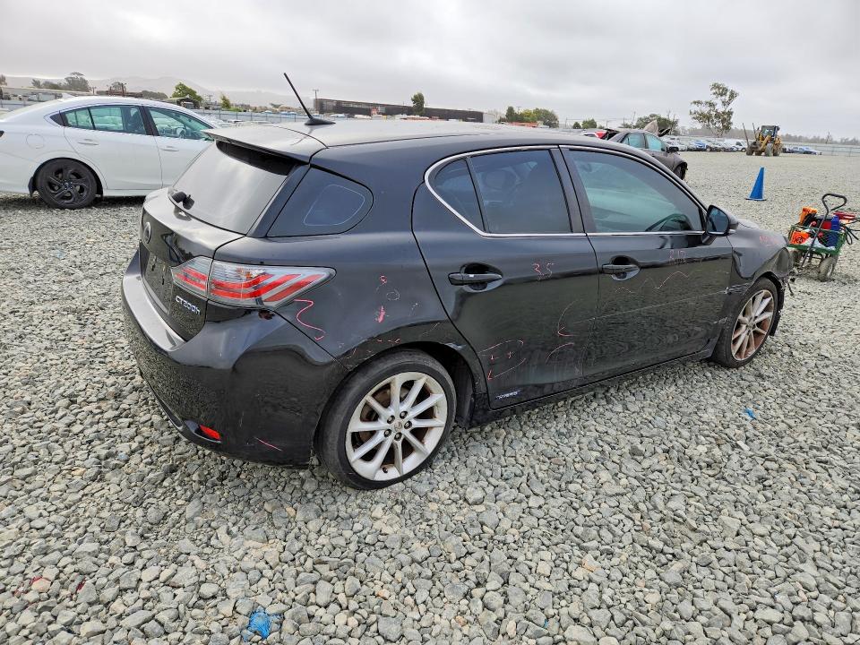 64413526 :رقم المزاد ، JTHKD5BH2B2005574 vin ، 2011 Lexus Ct مزاد بيع