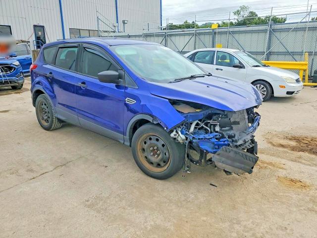 65813636 :رقم المزاد ، 1FMCU0F75GUB65868 vin ، 2016 Ford Escape مزاد بيع