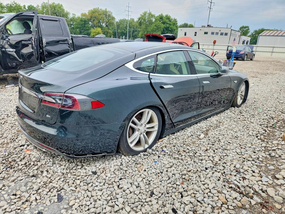63661836 :رقم المزاد ، 5YJSA1CN2DFP05490 vin ، 2013 Tesla Model S مزاد بيع