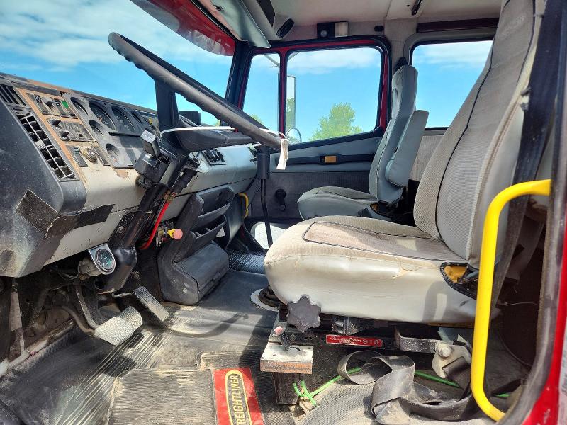Продаж на аукціоні авто 1999 Freightliner Fl112, vin: 1FUYTMDB3XHB26678, номер лоту: 63153106