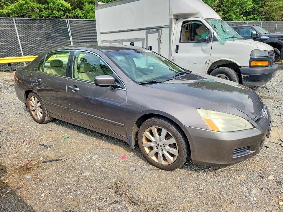 64965196 :رقم المزاد ، 1HGCM66857A017531 vin ، 2007 Honda Accord مزاد بيع