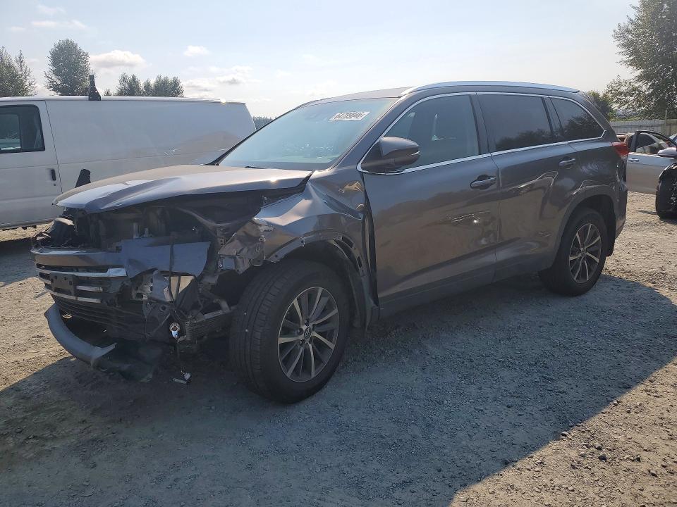 Auction sale of the 2019 Toyota Highlander, vin: 5TDJZRFHXKS597881, lot number: 64789046