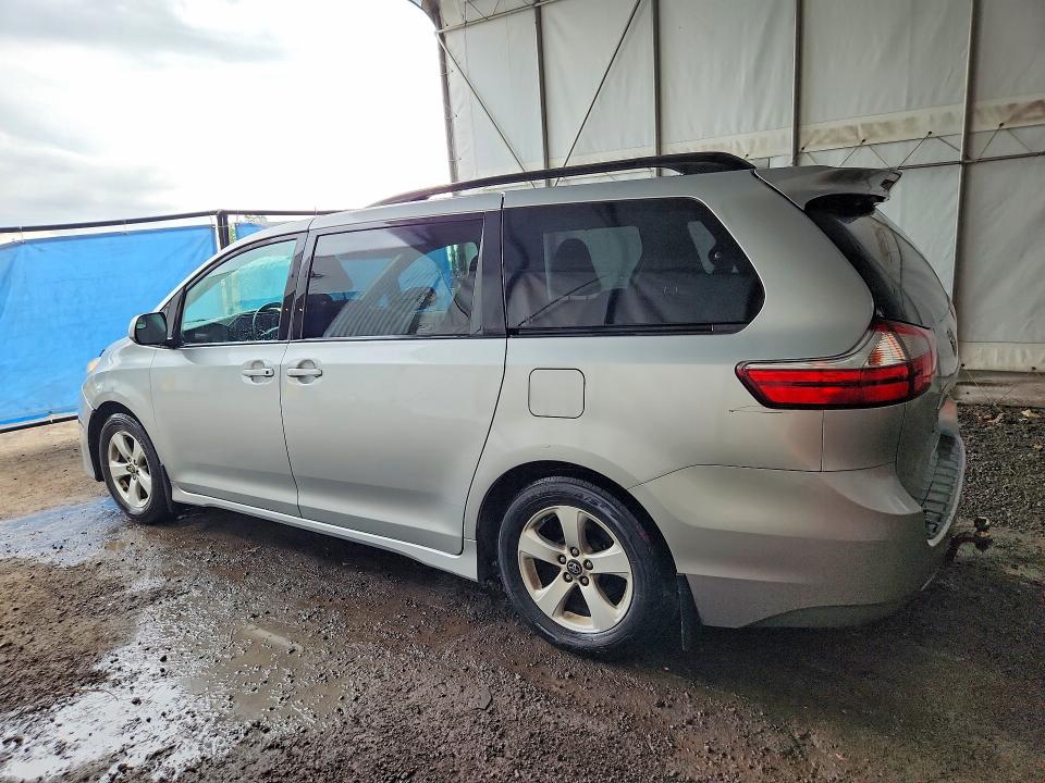 64045186 :رقم المزاد ، 5TDKZ3DC0KS976395 vin ، 2019 Toyota Sienna مزاد بيع
