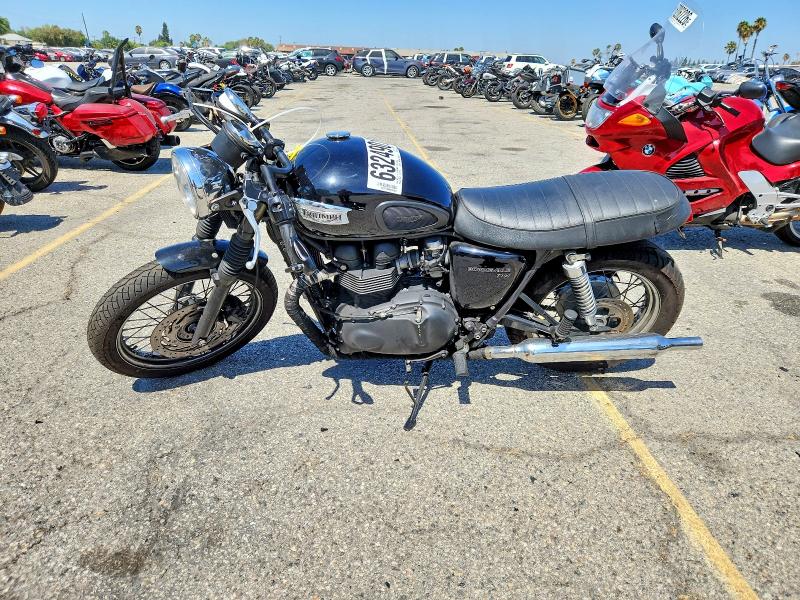 63249016 :رقم المزاد ، SMT910K16DT556572 vin ، 2013 Triumph Motorcycle Bonneville مزاد بيع