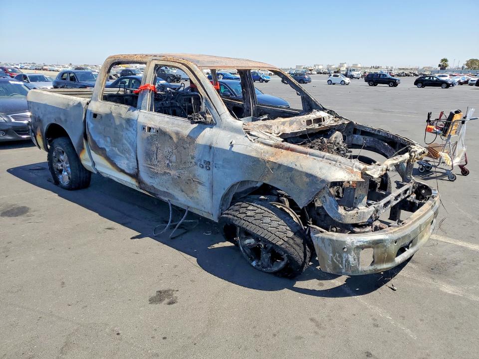 65877866 :رقم المزاد ، 1C6RR7LM4HS877912 vin ، 2017 Ram 1500 مزاد بيع