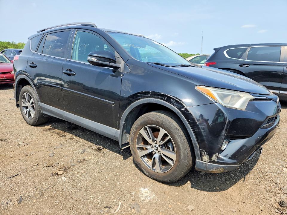 64378306 :رقم المزاد ، 2T3RFREVXHW663758 vin ، 2017 Toyota Rav4 مزاد بيع