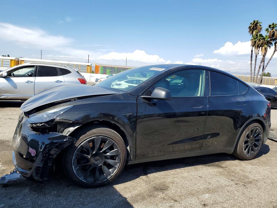Auction sale of the 2024 Tesla Model Y, vin: 7SAYGDED3RF057666, lot number: 64684926