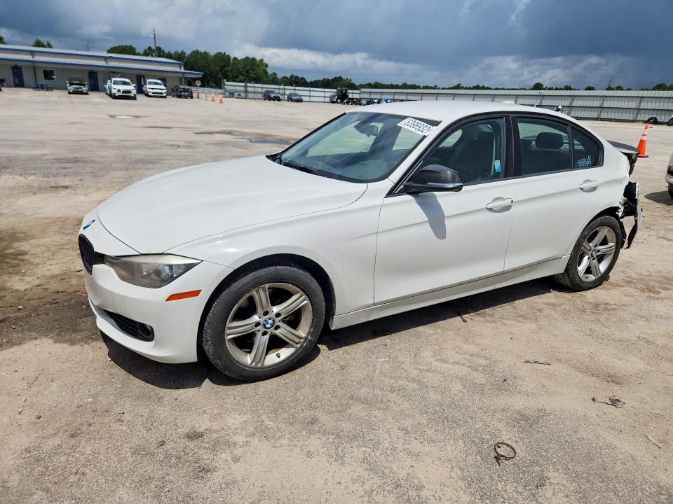 63989326 :رقم المزاد ، WBA3C3G51FNT52486 vin ، 2015 Bmw 320 مزاد بيع