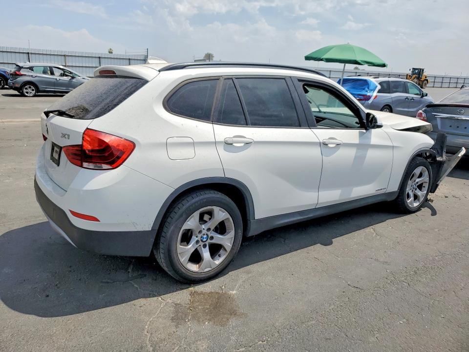 64513116 :رقم المزاد ، WBAVM1C5XFV315243 vin ، 2015 Bmw X1 مزاد بيع