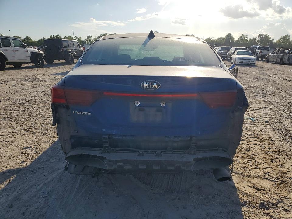 2020 Kia Forte მანქანა იყიდება აუქციონზე, vin: 3KPF24AD1LE255376, აუქციონის ნომერი: 65007066