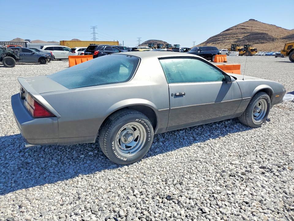 1983 Chevrolet Camaro მანქანა იყიდება აუქციონზე, vin: 1G1AP8719DL138016, აუქციონის ნომერი: 64038066