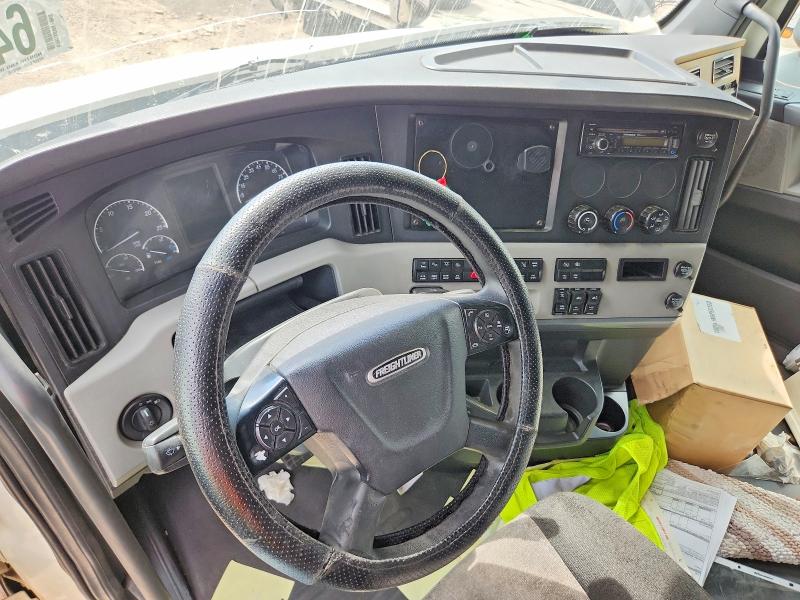 2018 Freightliner Cascadia 126 მანქანა იყიდება აუქციონზე, vin: 3AKJHHDR1JSJW4035, აუქციონის ნომერი: 64996866