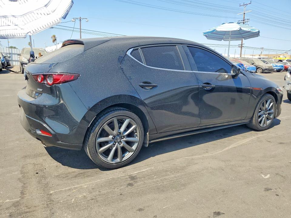 64484956 :رقم المزاد ، JM1BPAKL7M1336889 vin ، 2021 Mazda 3 مزاد بيع