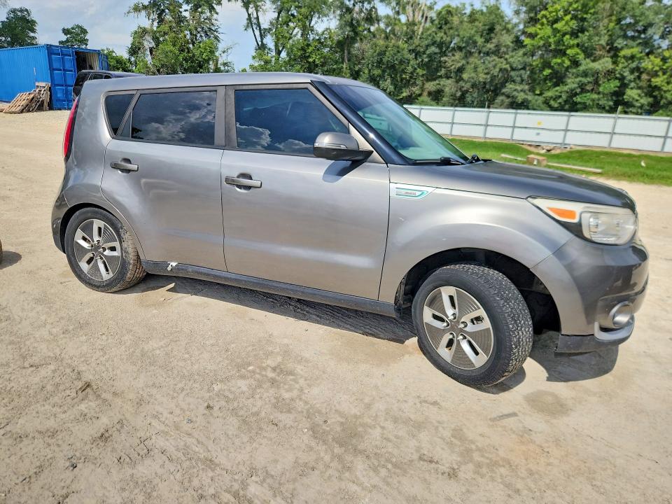 63145726 :رقم المزاد ، KNDJP3AE9J7026665 vin ، 2018 Kia Soul Ev مزاد بيع