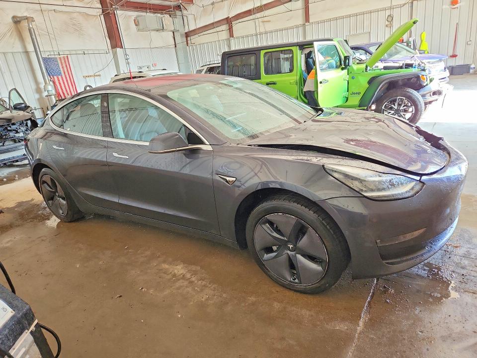 62964486 :رقم المزاد ، 5YJ3E1EA5JF034623 vin ، 2018 Tesla Model 3 مزاد بيع
