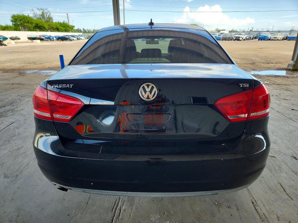 66238256 :رقم المزاد ، 1VWAT7A38FC110554 vin ، 2015 Volkswagen Passat مزاد بيع