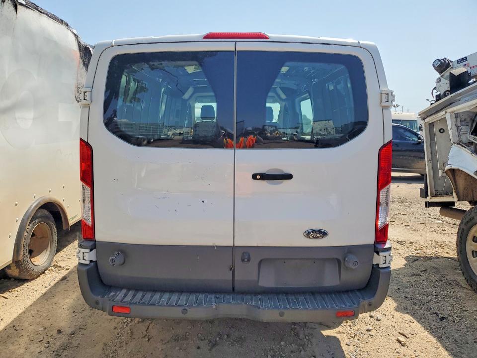 56481346 :رقم المزاد ، 1FTYR2YM9JKA27540 vin ، 2018 Ford Transit مزاد بيع