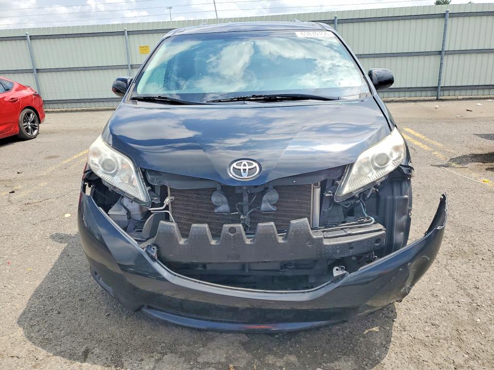 2016 Toyota Sienna მანქანა იყიდება აუქციონზე, vin: 5TDDK3DC5GS139808, აუქციონის ნომერი: 63870156