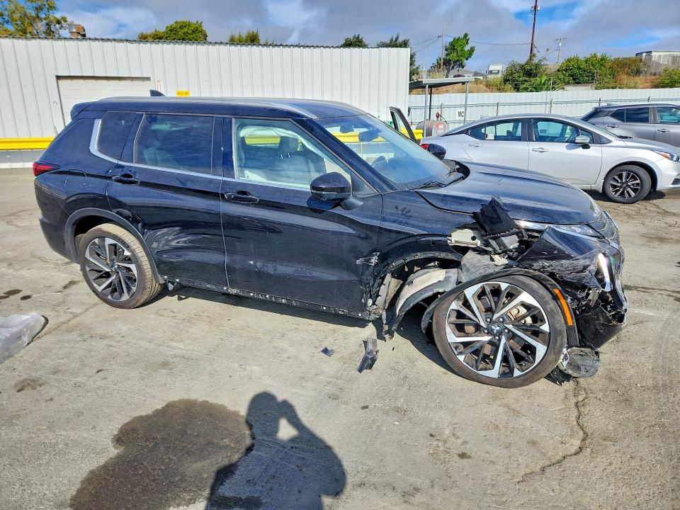 66315636 :رقم المزاد ، JA4J4VA82NZ080814 vin ، 2022 Mitsubishi Outlander مزاد بيع