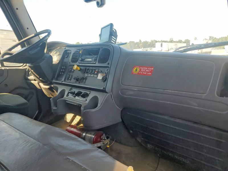 Продажа на аукционе авто 2014 Freightliner M2, vin: 1FVACXCY4EHFY6983, номер лота: 65043046