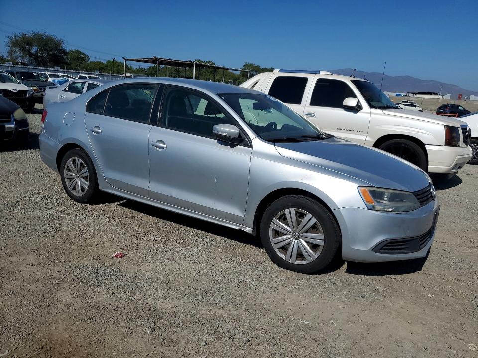 2014 Volkswagen Jetta მანქანა იყიდება აუქციონზე, vin: 3VWD17AJ5EM402886, აუქციონის ნომერი: 63953536