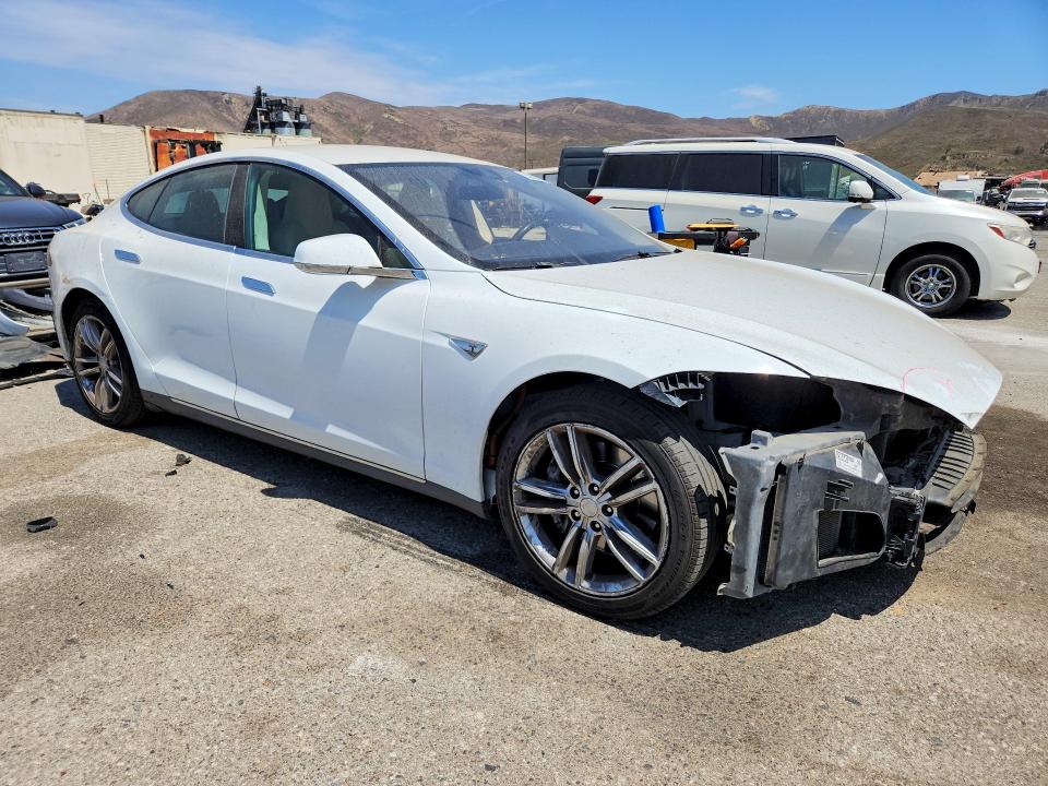 63801626 :رقم المزاد ، 5YJSA1E14FF109133 vin ، 2015 Tesla Model S مزاد بيع