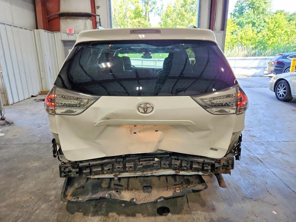 64255426 :رقم المزاد ، 5TDXK3DC8FS625329 vin ، 2015 Toyota Sienna مزاد بيع