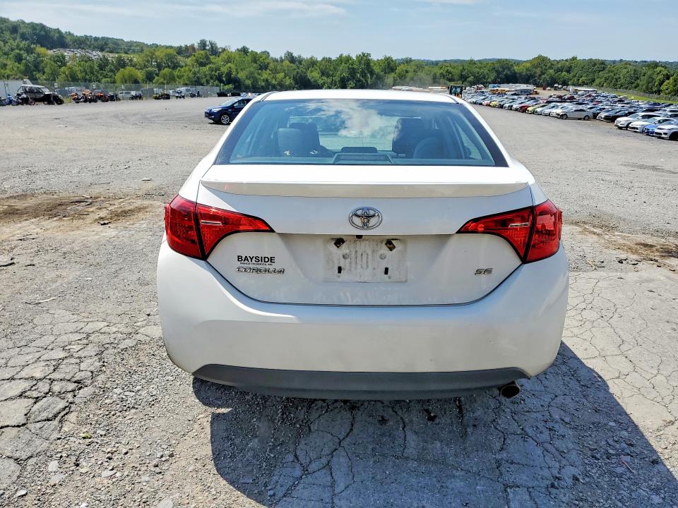 65879366 :رقم المزاد ، 2T1BURHE3JC046544 vin ، 2018 Toyota Corolla مزاد بيع