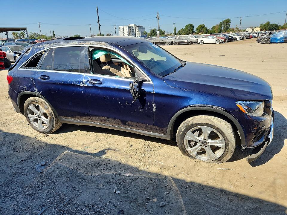 64577756 :رقم المزاد ، WDC0G4JB0JV103887 vin ، 2018 Mercedes-benz Glc مزاد بيع