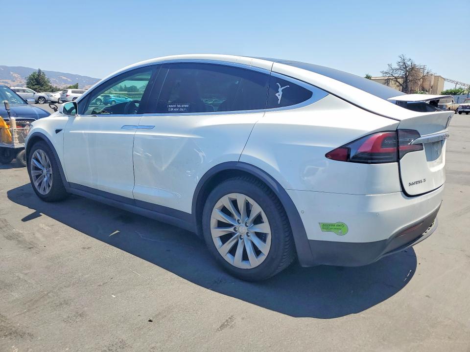 63718296 :رقم المزاد ، 5YJXCBE20HF059588 vin ، 2017 Tesla Model X مزاد بيع