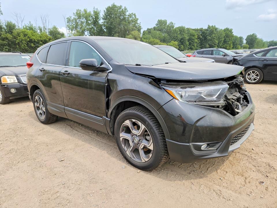 64828876 :رقم المزاد ، 7FARW2H54JE102510 vin ، 2018 Honda Cr-v مزاد بيع