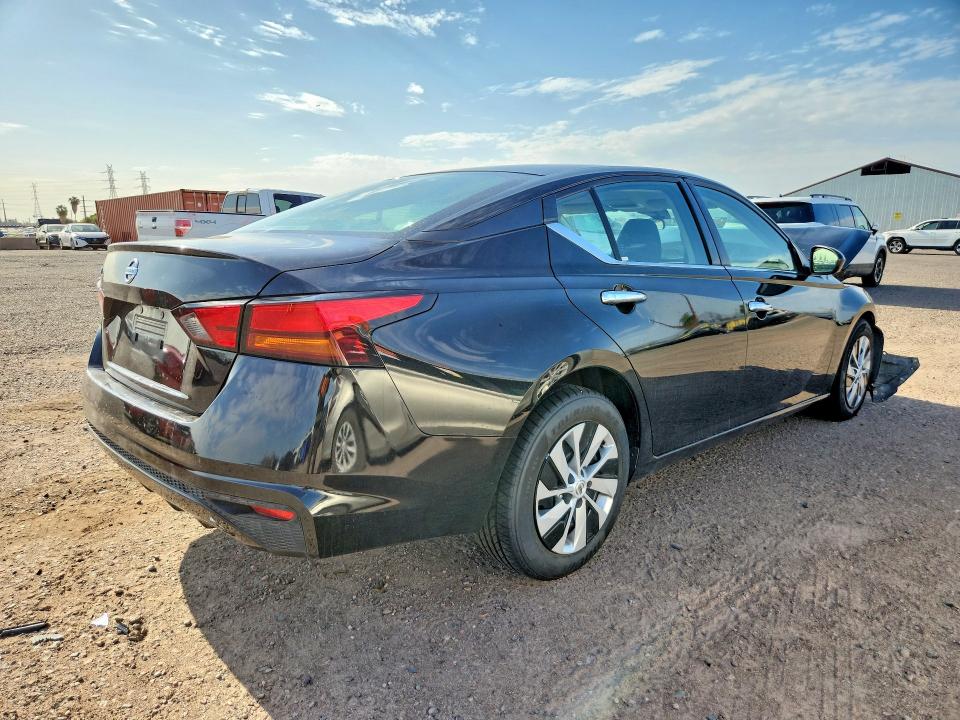 63406386 :رقم المزاد ، 1N4BL4BV6NN409703 vin ، 2022 Nissan Altima مزاد بيع