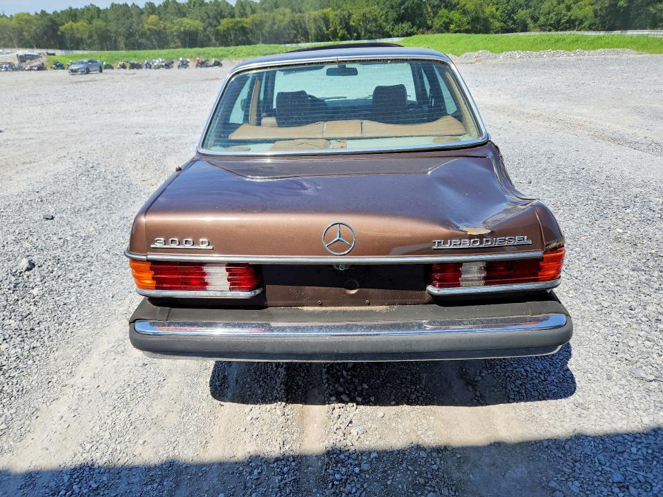 1985 Mercedes-benz 300 მანქანა იყიდება აუქციონზე, vin: WDBAB33CXFA272238, აუქციონის ნომერი: 65902846