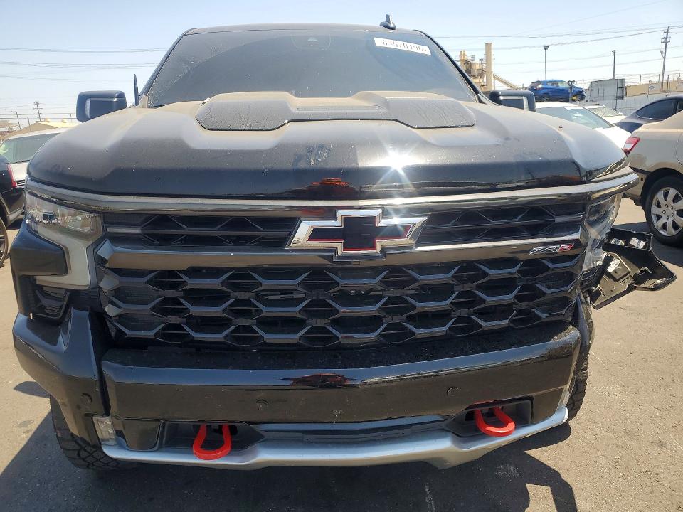Продаж на аукціоні авто 2025 Chevrolet Silverado, vin: 3GCUKHE85SG162889, номер лоту: 63570196