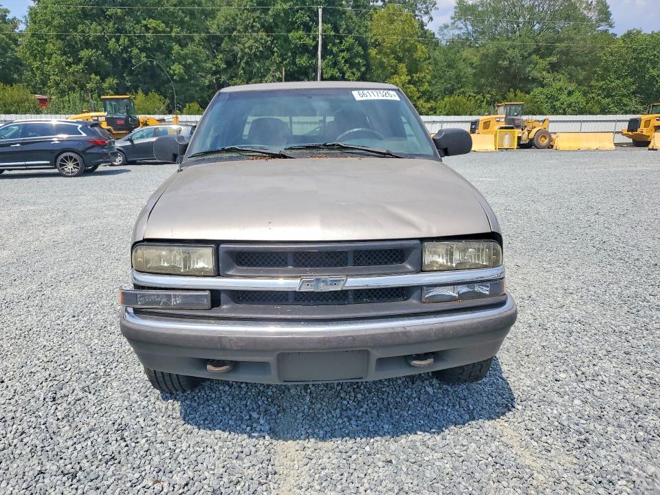 66117526 :رقم المزاد ، 1GCDT13W92K174400 vin ، 2002 Chevrolet S Truck مزاد بيع