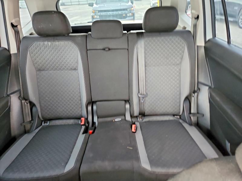 Продаж на аукціоні авто 2018 Volkswagen Tiguan, vin: 3VV0B7AX6JM105611, номер лоту: 63810936