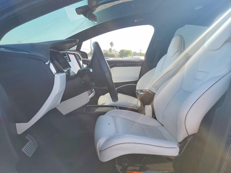 2017 Tesla Model X მანქანა იყიდება აუქციონზე, vin: 5YJXCBE47HF034611, აუქციონის ნომერი: 62976586