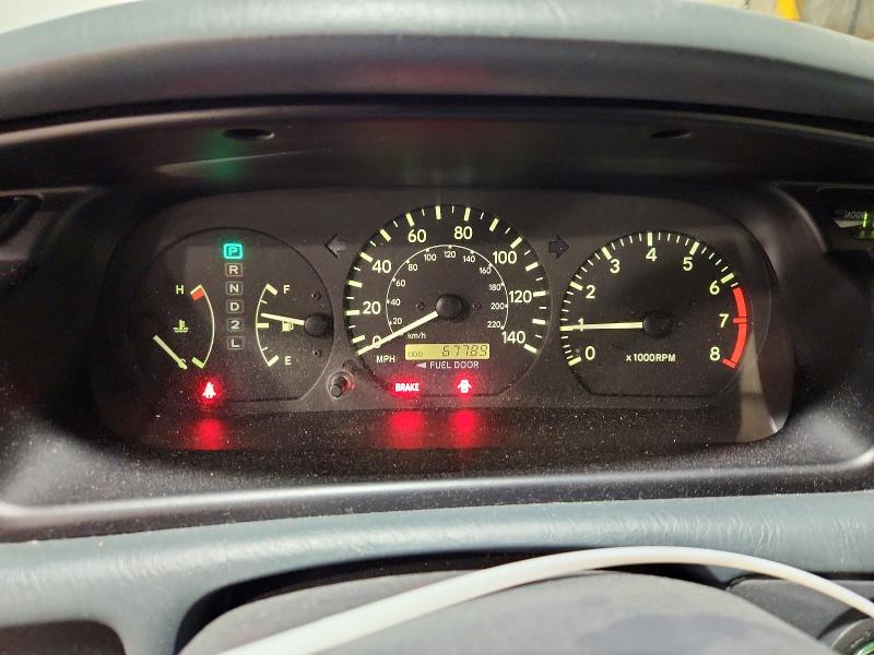 64608306 :رقم المزاد ، 4T1BG28K2YU689755 vin ، 2000 Toyota Camry مزاد بيع
