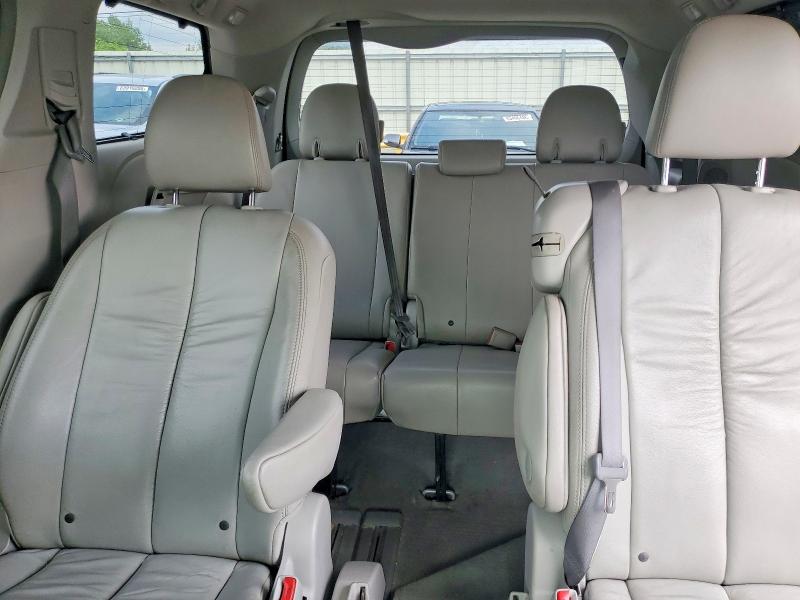 2011 Toyota Sienna მანქანა იყიდება აუქციონზე, vin: 5TDYK3DC6BS039551, აუქციონის ნომერი: 64137136